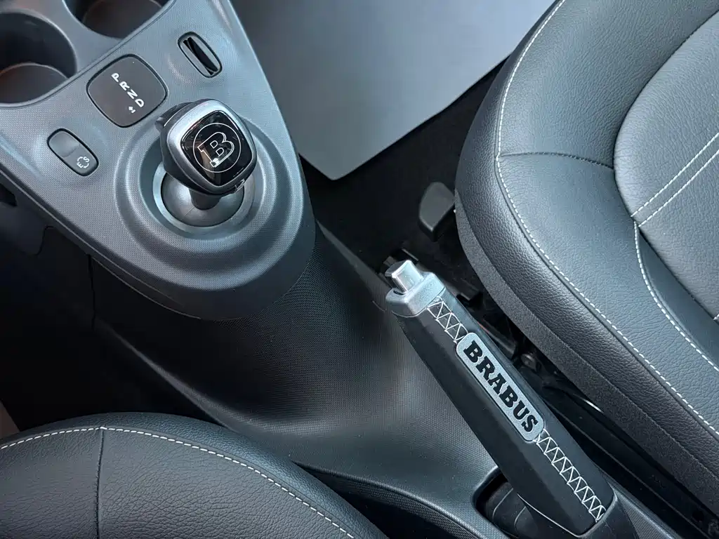 smart Fortwo 2017 — фото 11