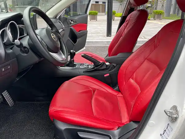 Mazda 3 Axela 2014
