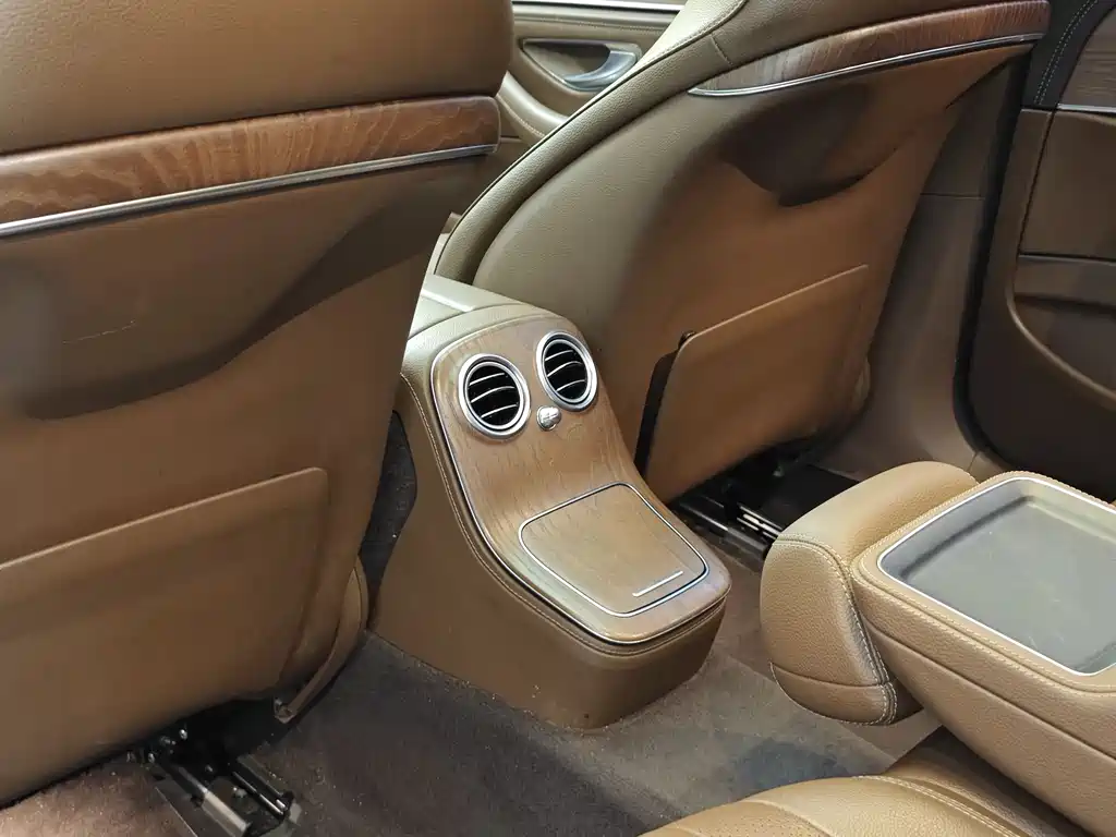 Mercedes-Benz E-Class 2021 — фото 24
