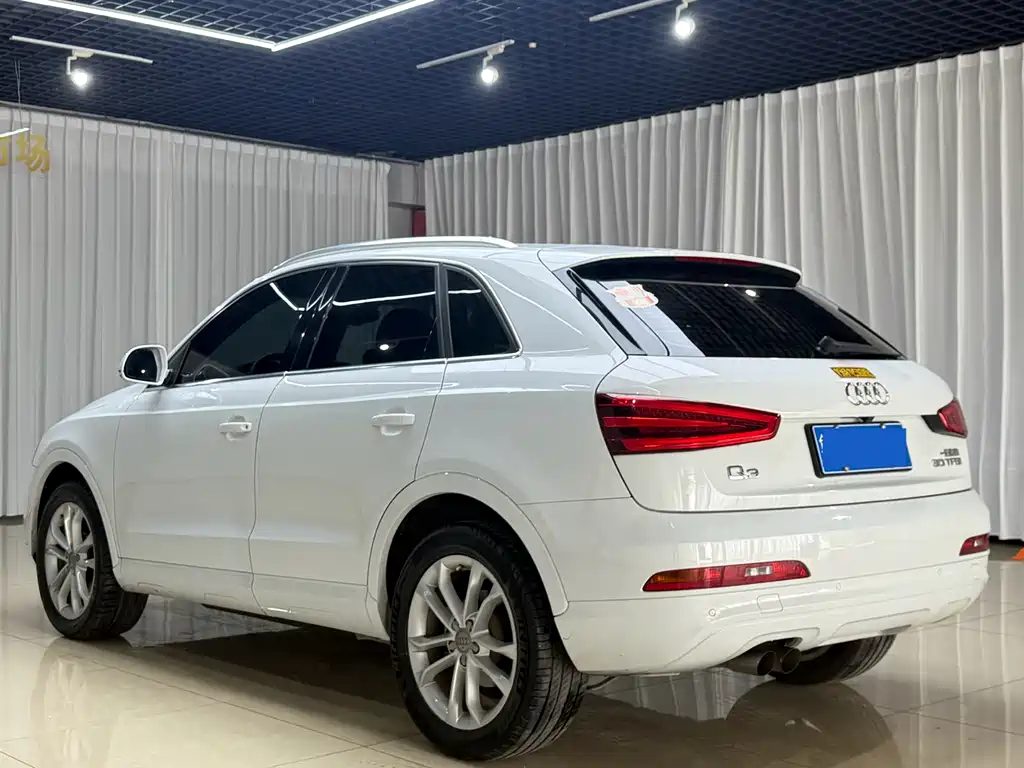 Audi Q3 2016 — фото 8