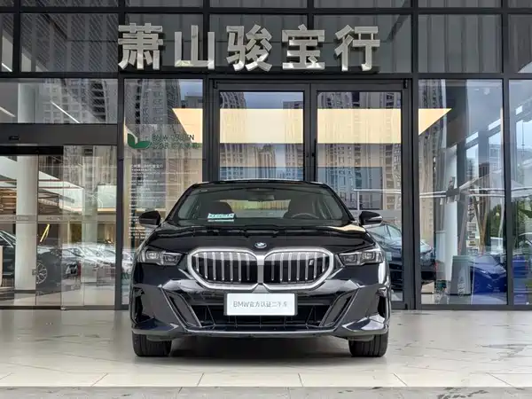 BMW i5 2026
