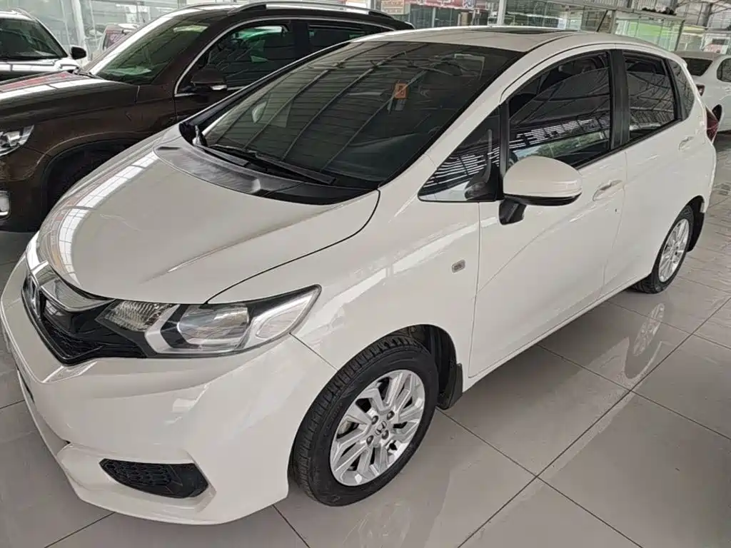 Honda Fit 2018 — фото 2