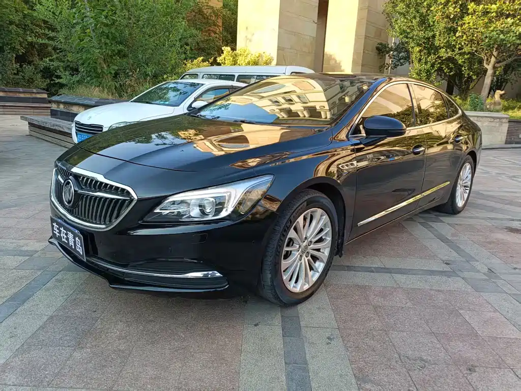 Buick LaCrosse 2017 — фото 1