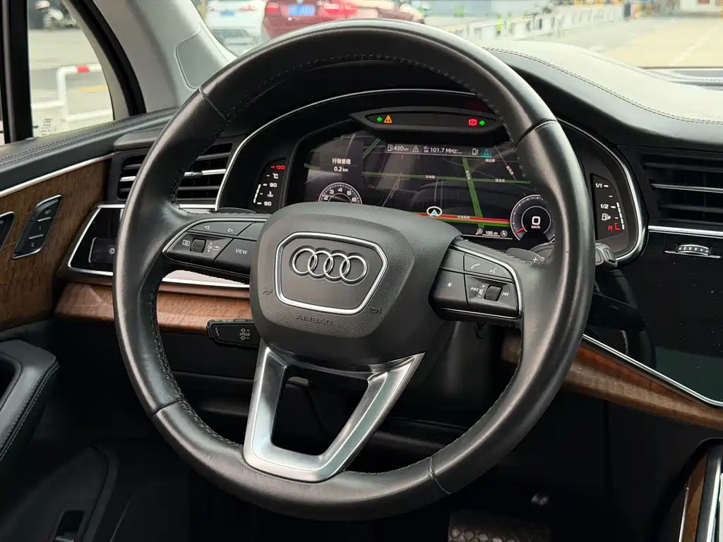 Audi Q7 2020 — фото 27