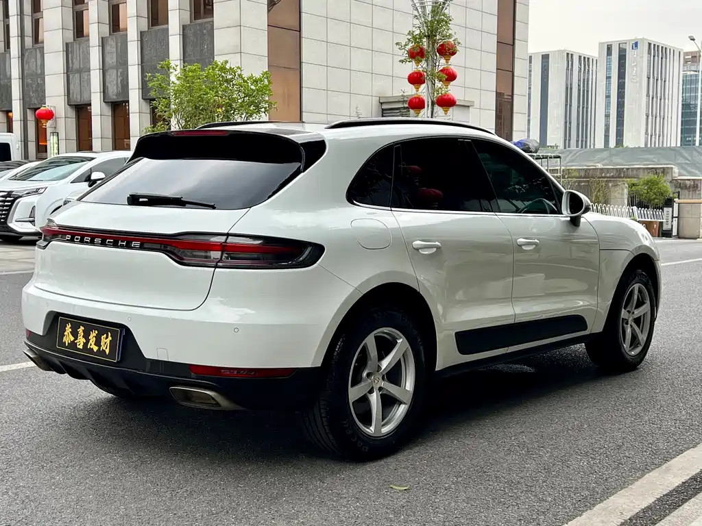 Porsche Macan 2020 — фото 10