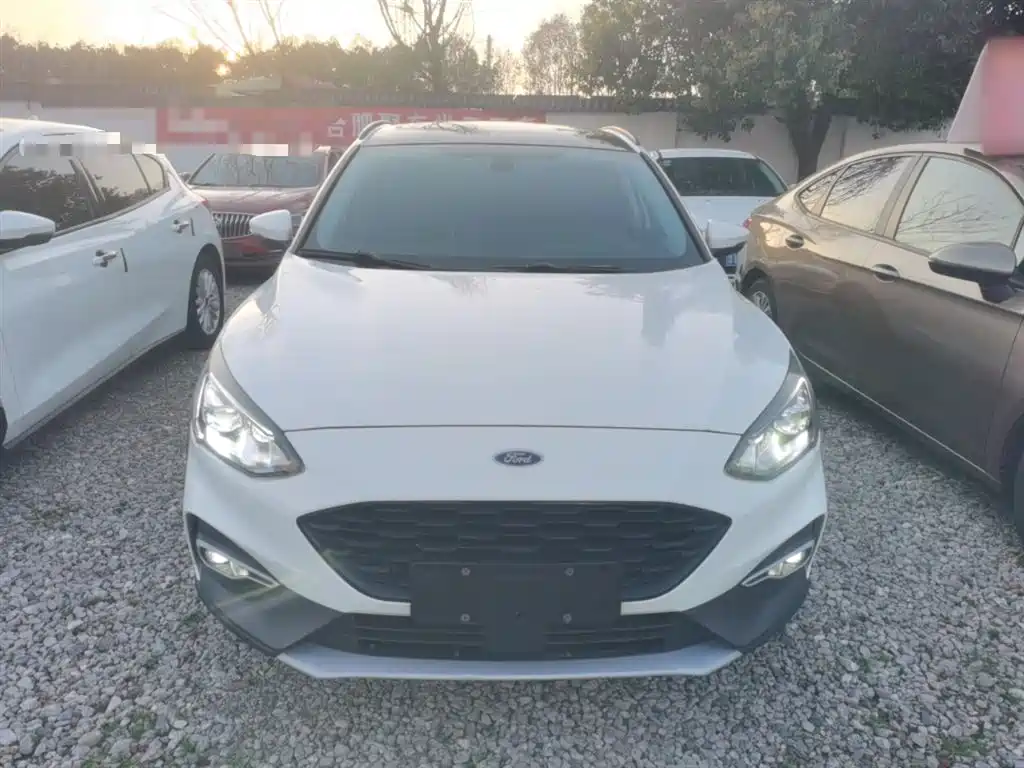 Ford Focus Active 2020 — фото 19