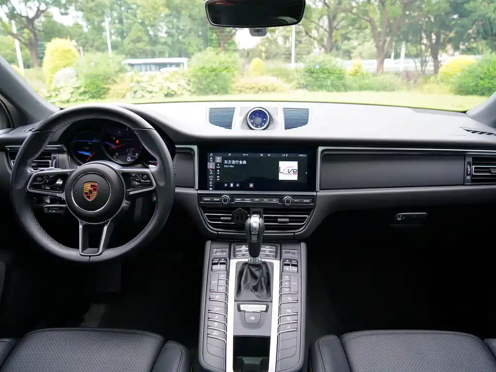 Porsche Macan 2021 — фото 16