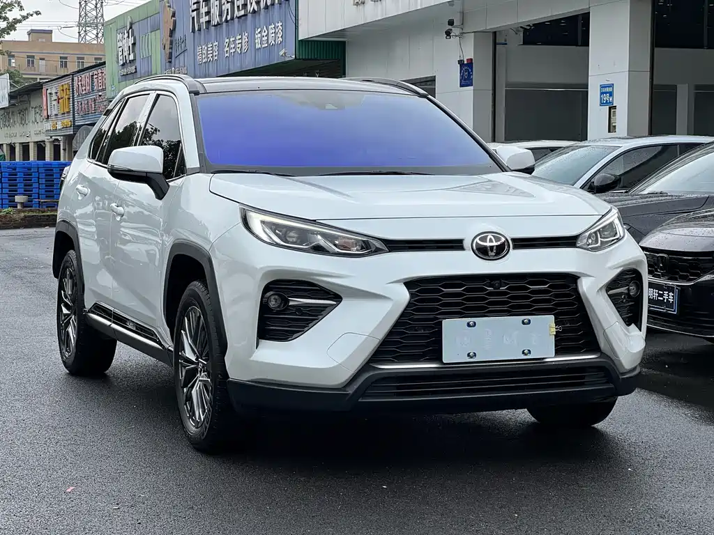Toyota Wildlander 2023 — фото 3