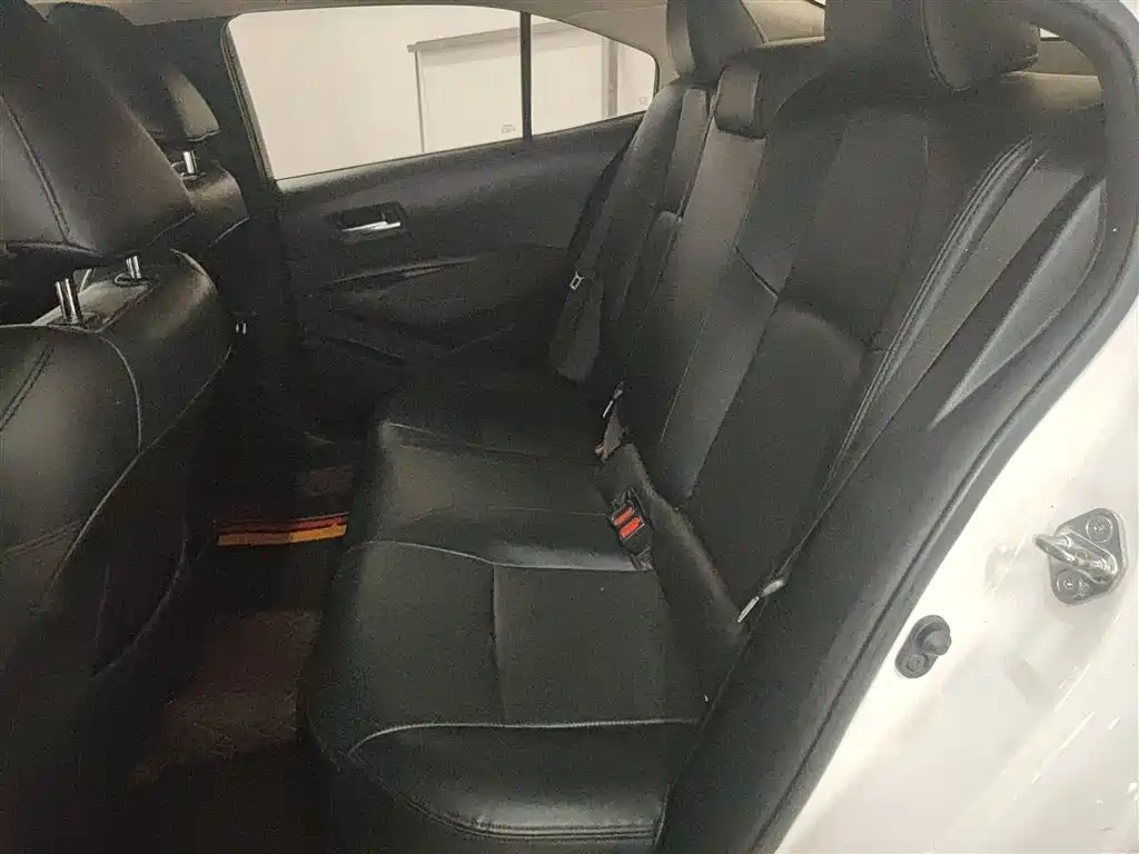 Toyota Corolla 2023 — фото 17