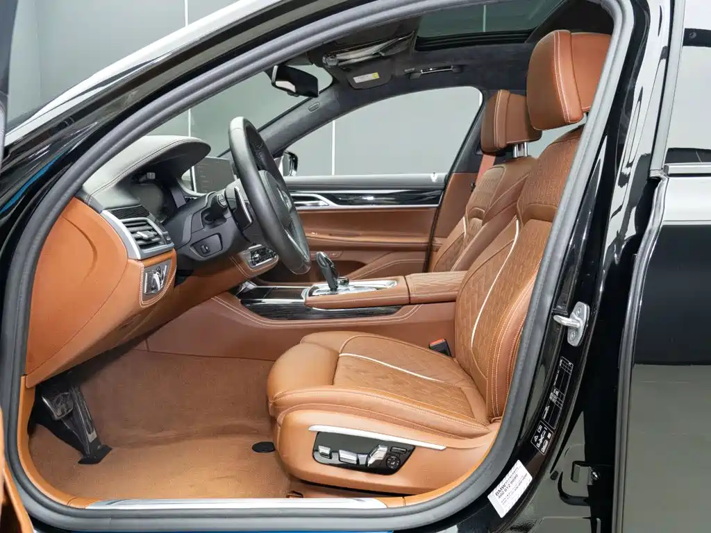 BMW 7 Series 2019 — фото 10