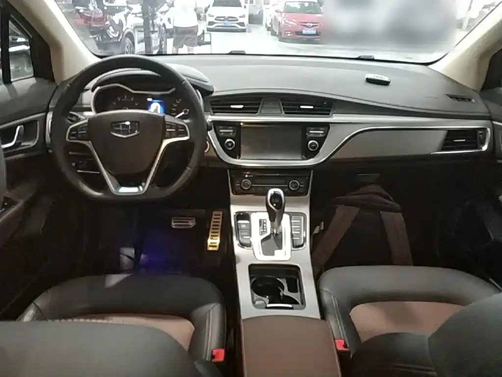 Geely Emgrand GS 2017 — фото 10