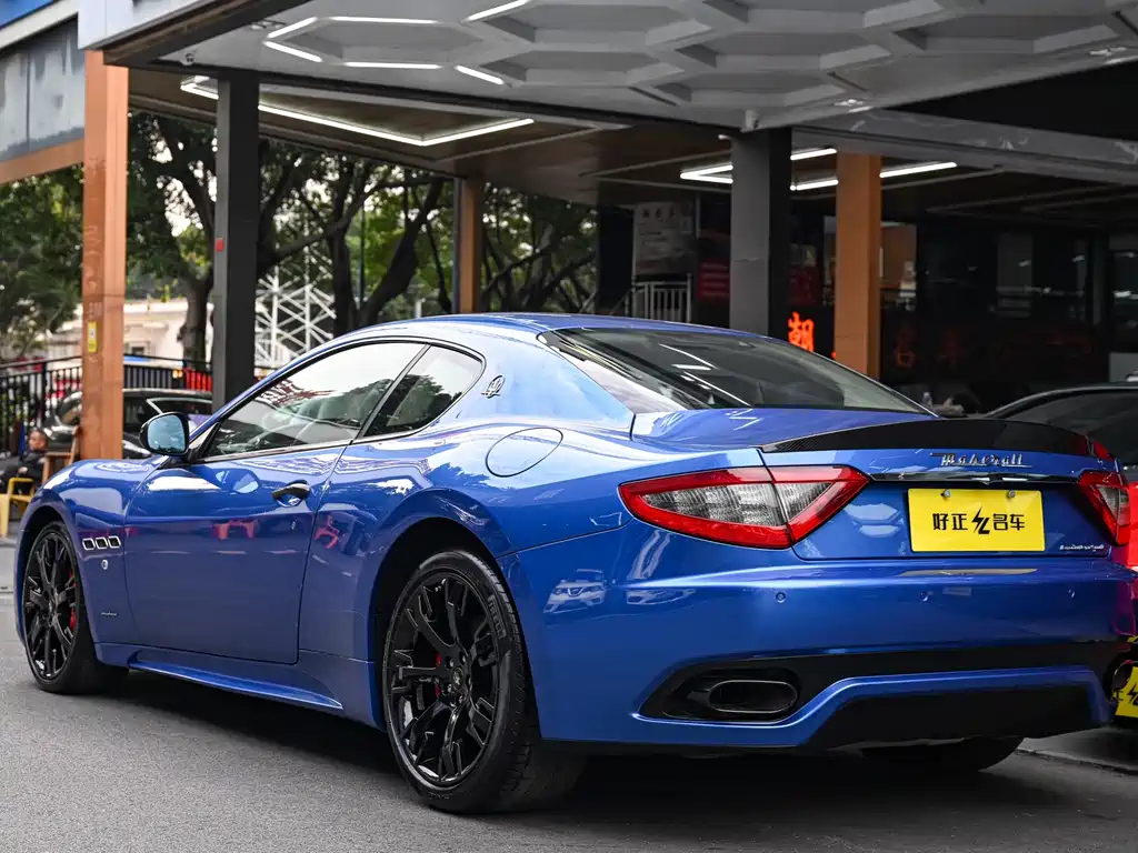 Maserati GranTurismo 2017 — фото 2