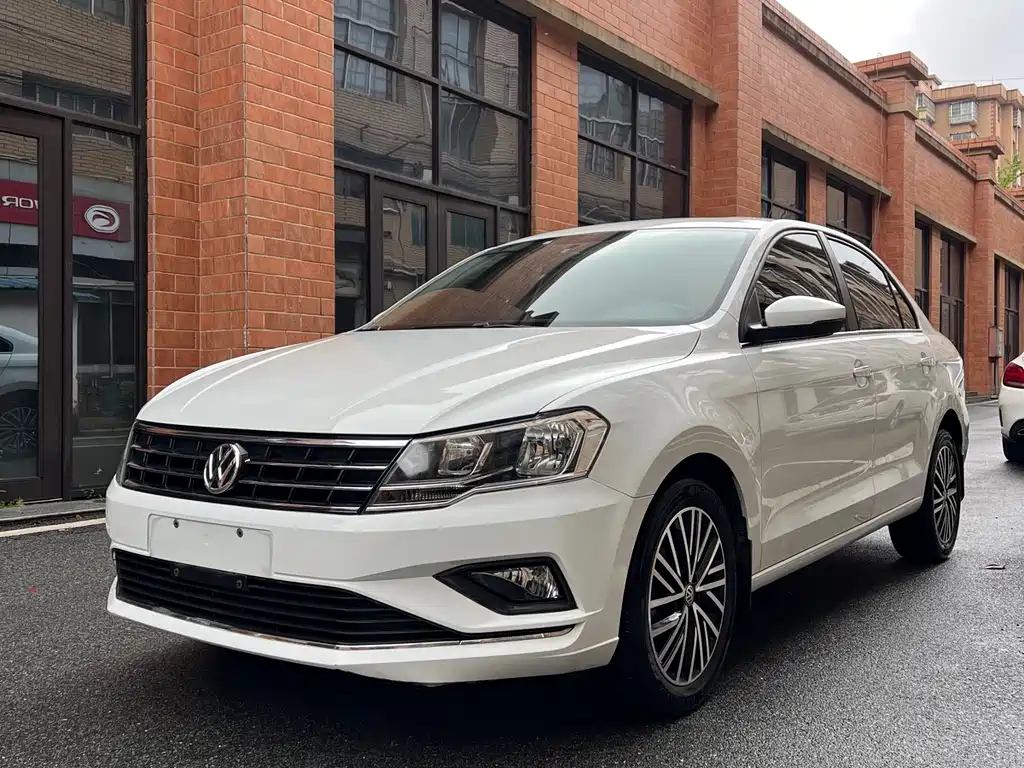 Volkswagen Jetta 2019 — фото 1