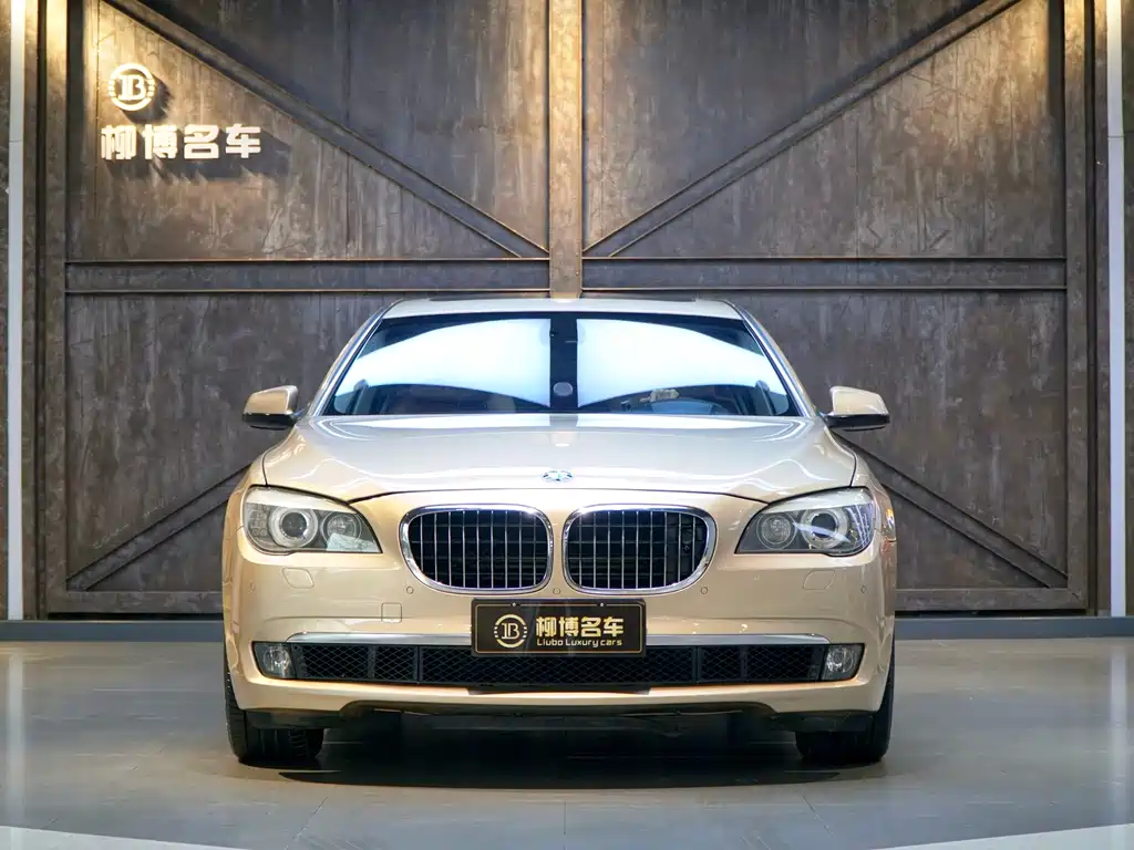 BMW 7 Series 2012 — фото 2