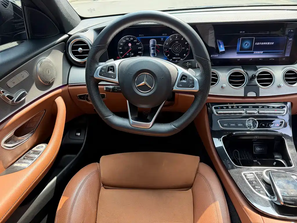 Mercedes-Benz E-Class 2018 — фото 17