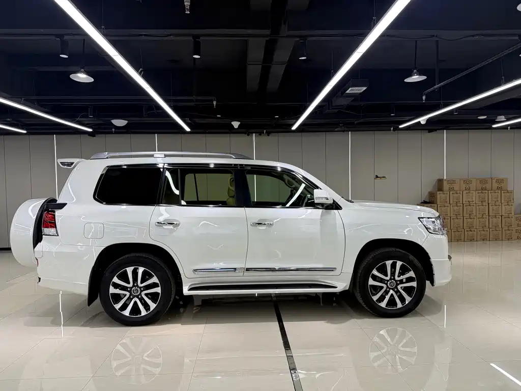 Toyota Land Cruiser 2015 — фото 7