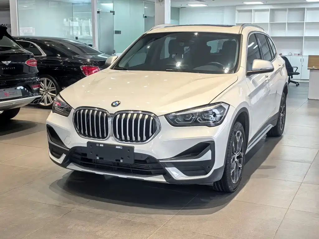 BMW X1 2022 — фото 1