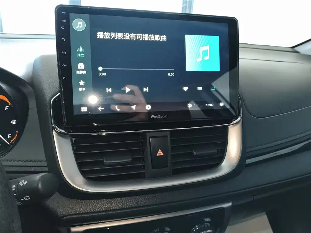 Toyota Yaris L 2022 — фото 13