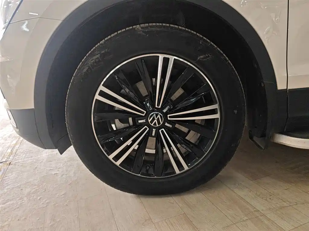 Volkswagen Tiguan L 2021 — фото 23