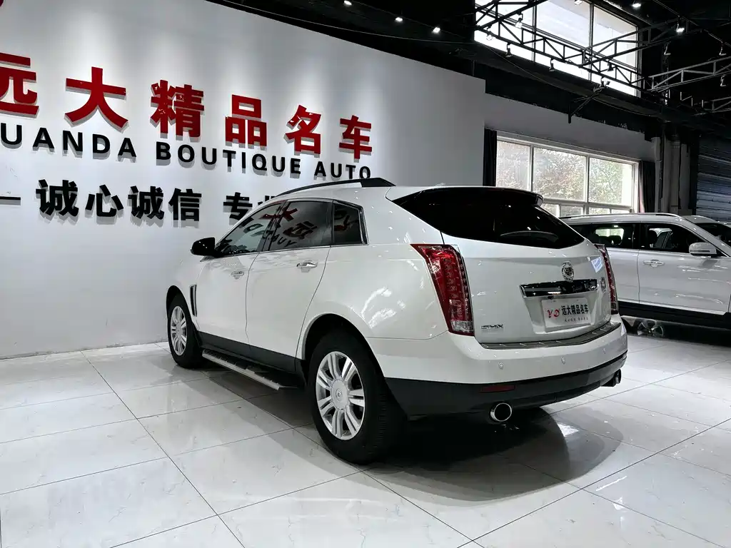 Cadillac SRX 2016 — фото 18