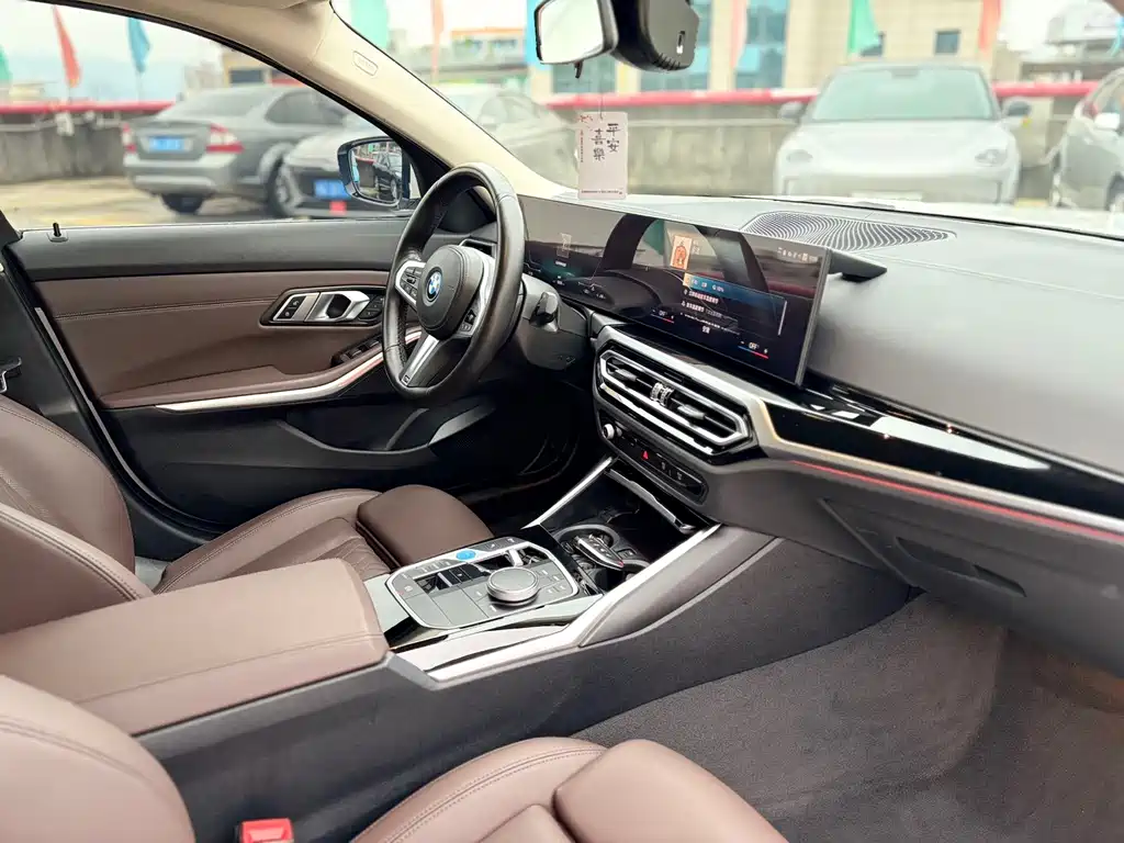 BMW i3 2023 — фото 10
