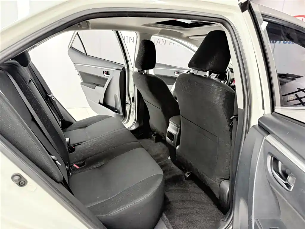 Toyota Corolla 2018 — фото 14