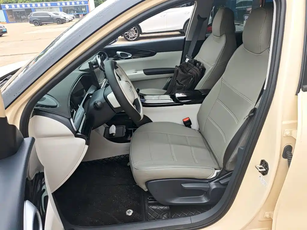 Geely Galaxy Starwish 2026 — фото 15