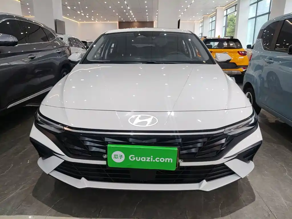Hyundai Elantra 2025