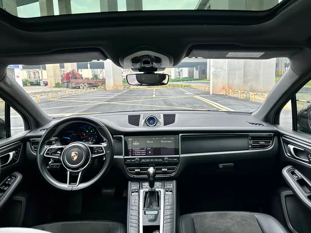 Porsche Macan 2020 — фото 9