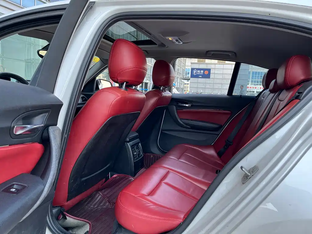 BMW 1 Series 2014 — фото 15