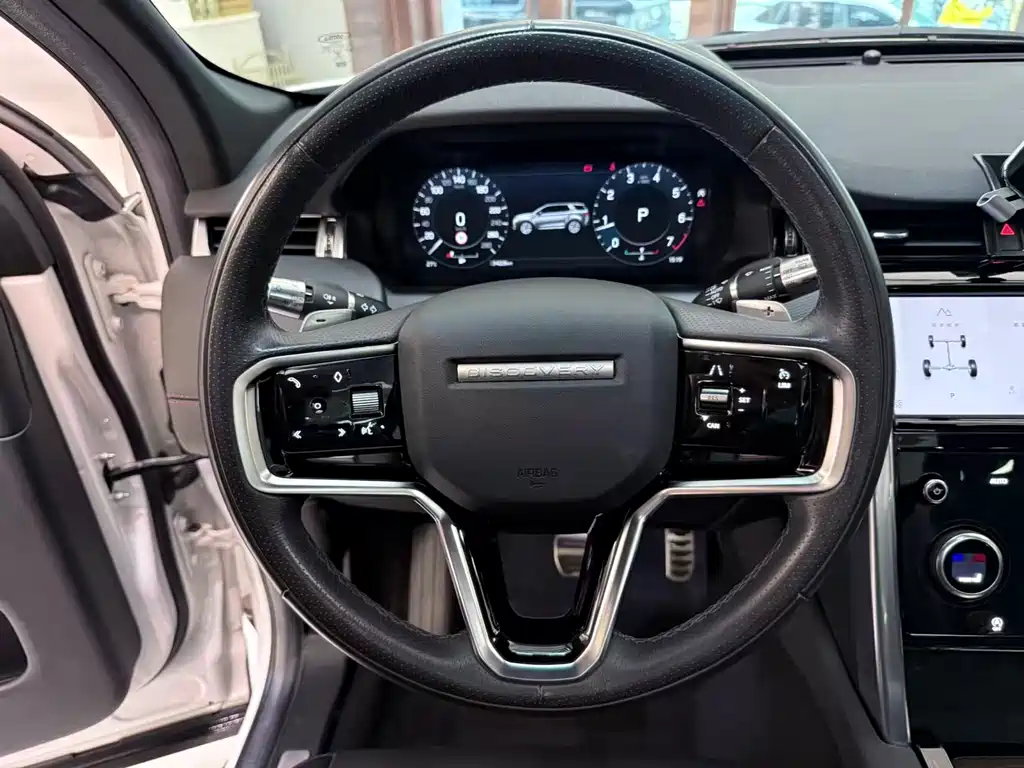 Land Rover Discovery Sport 2023 — фото 11