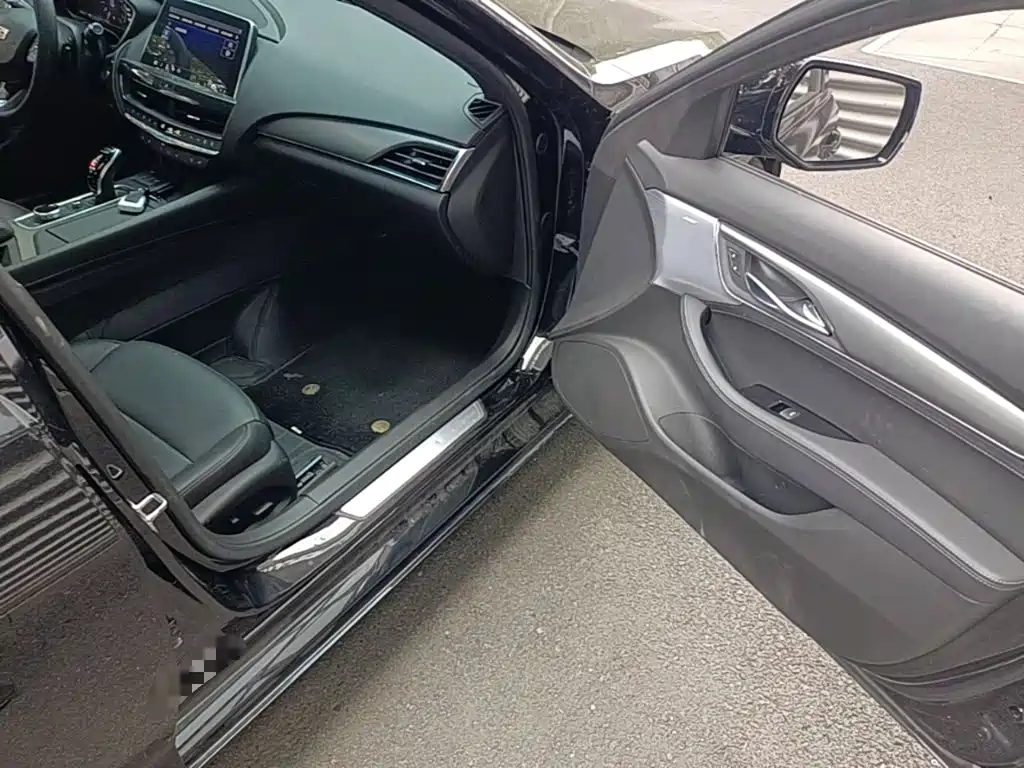 Cadillac CT5 2023 — фото 11