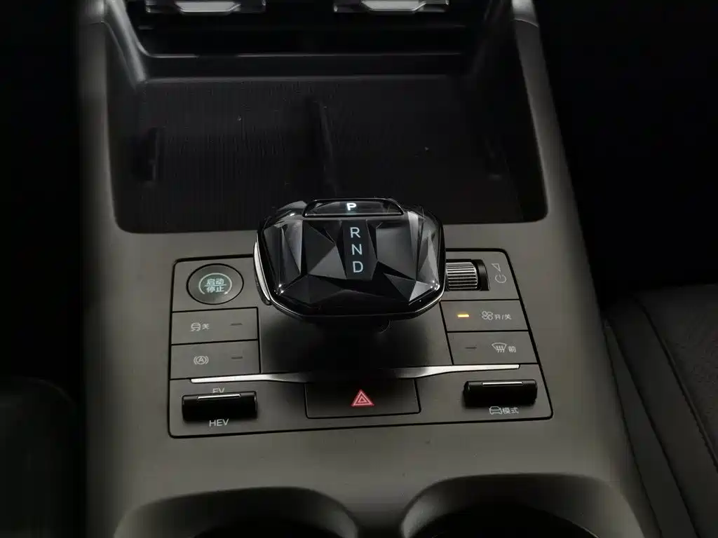 BYD Qin PLUS 2025 — фото 13