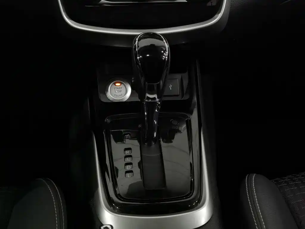 Nissan Tiida 2019 — фото 13