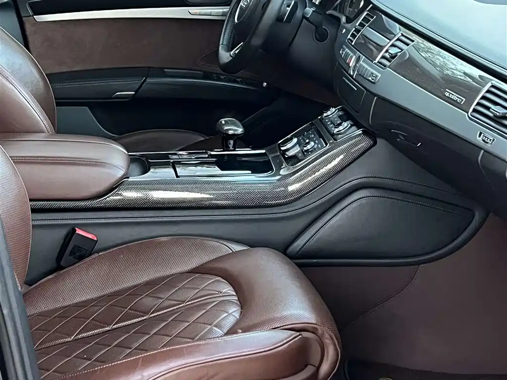 Audi S8 2013 — фото 12