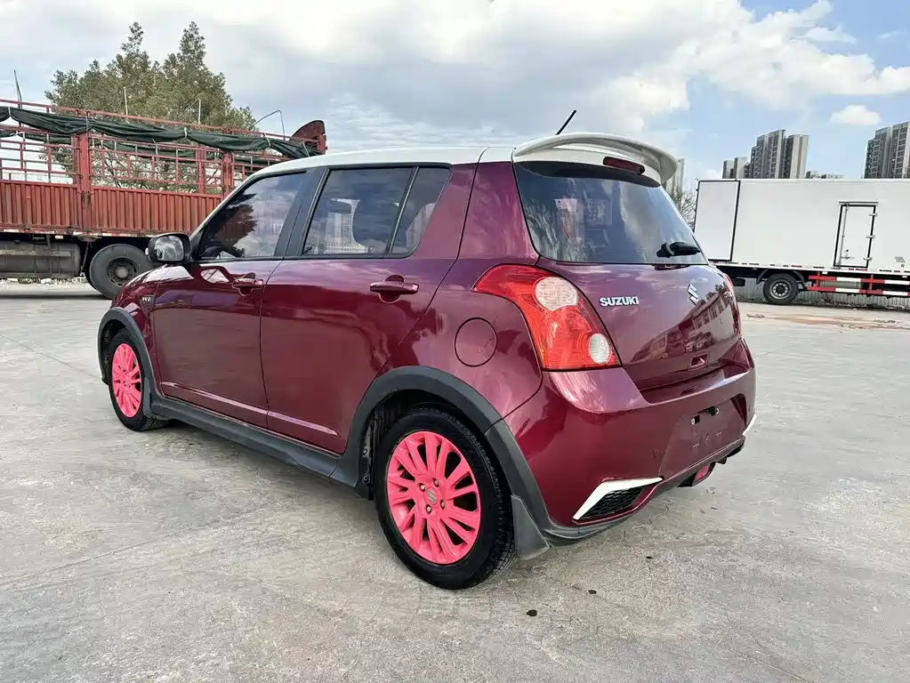 Suzuki Swift 2014 — фото 12