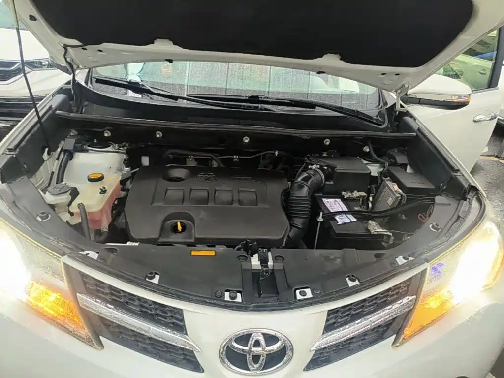 Toyota RAV4 2015 — фото 20