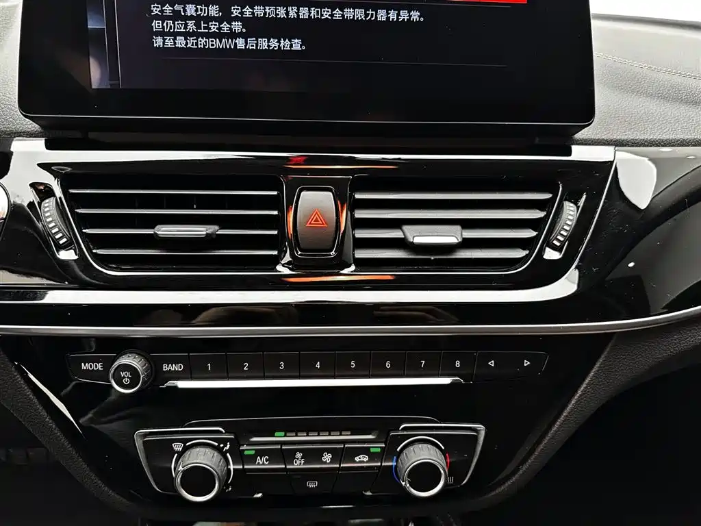 BMW 1 Series 2022 — фото 20