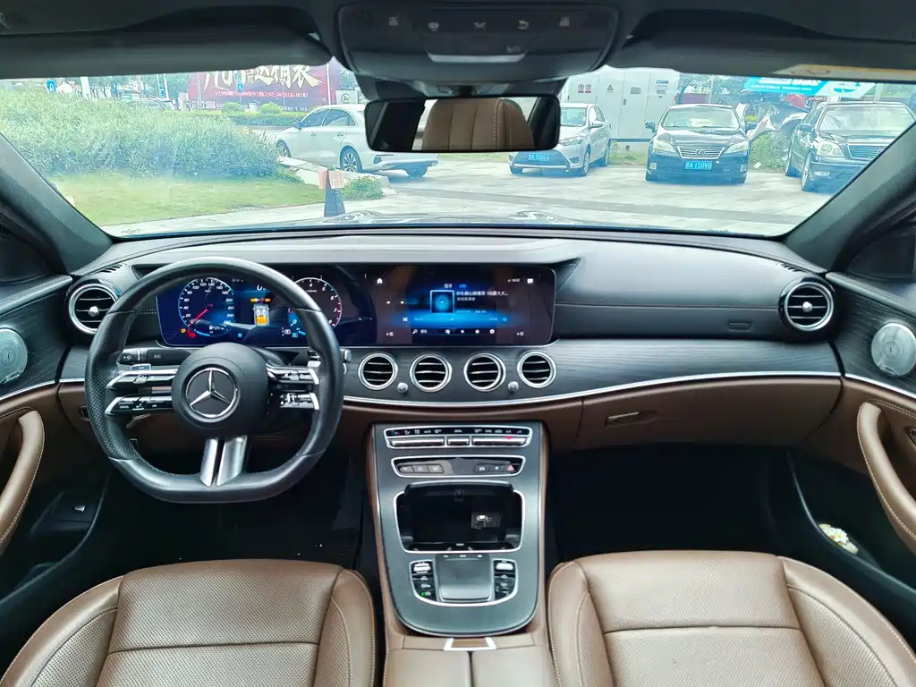 Mercedes-Benz E-Class 2021 — фото 13