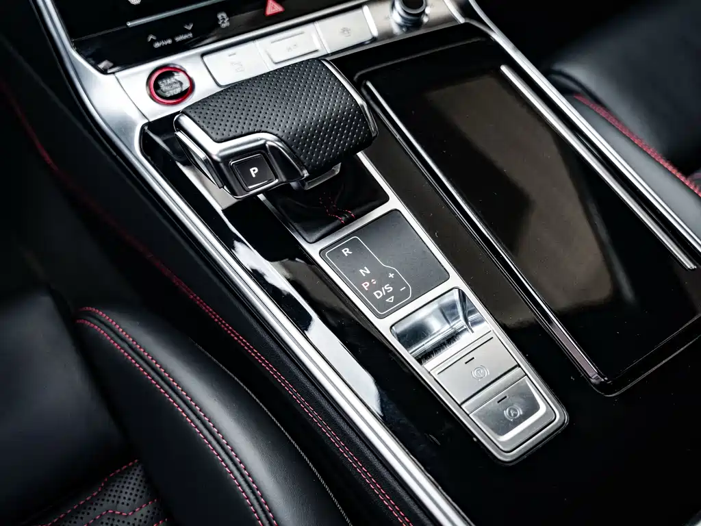 Audi RS 6 2023 — фото 16