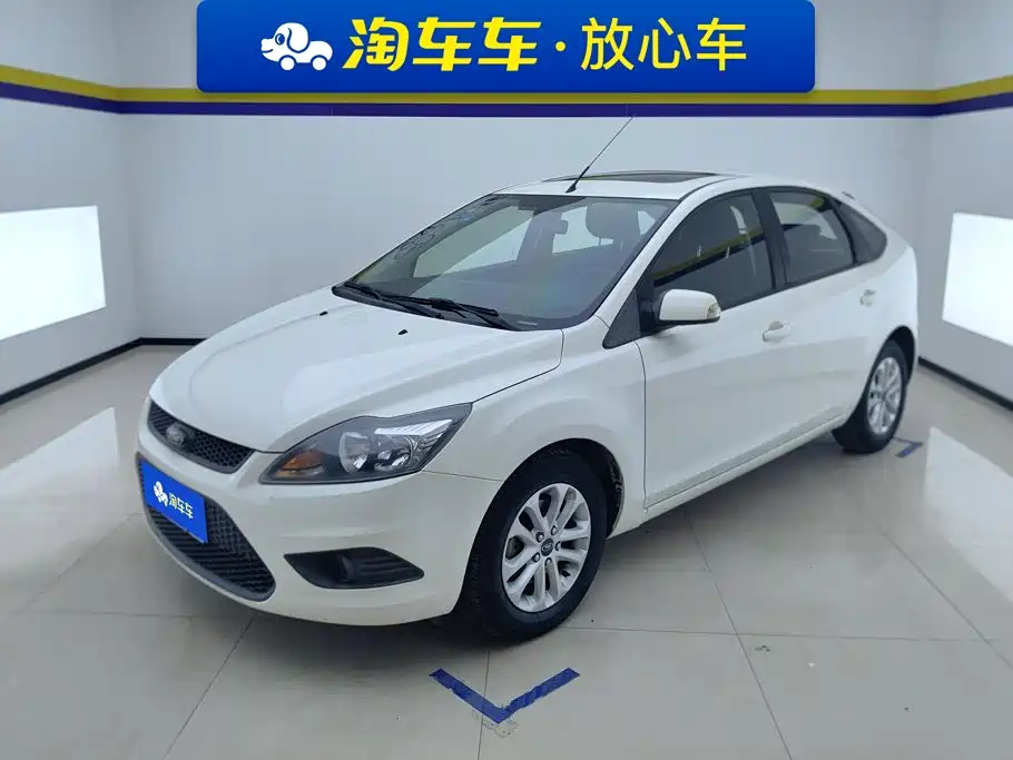 Ford Focus 2015 — фото 1