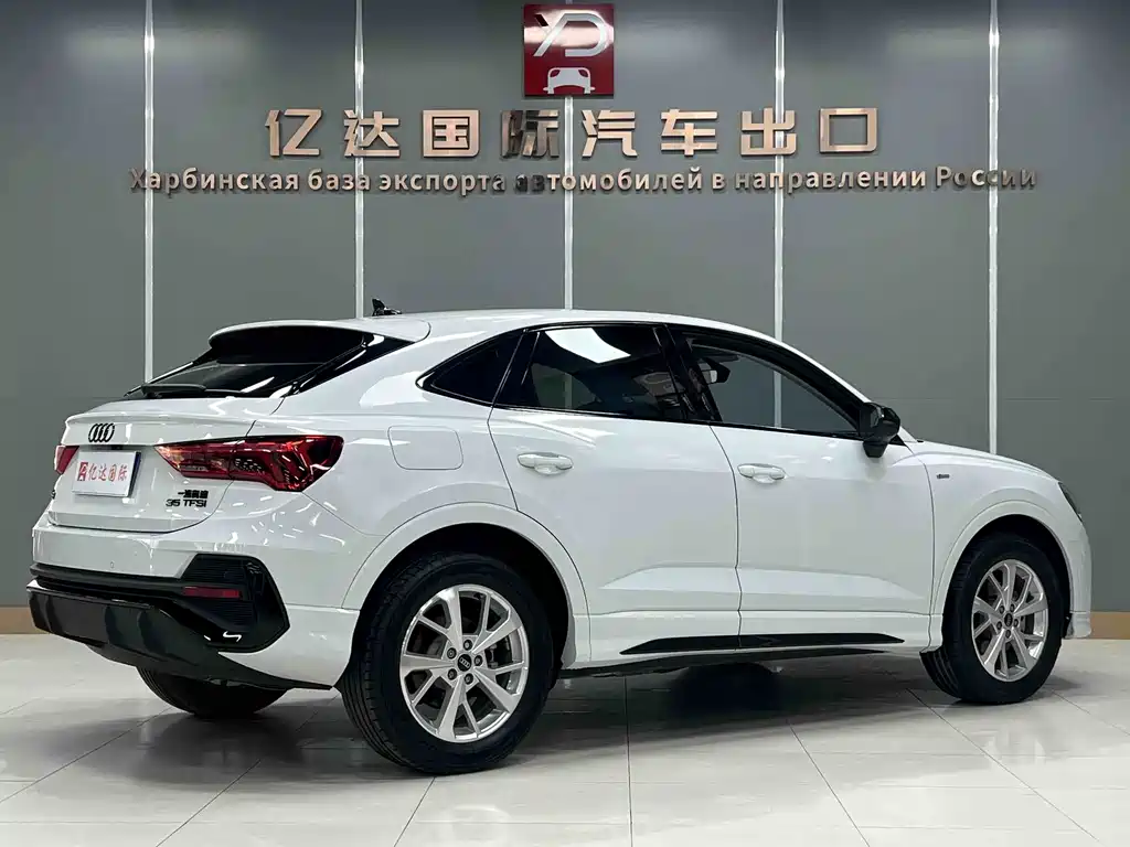 Audi Q3 Sportback 2023 — фото 6