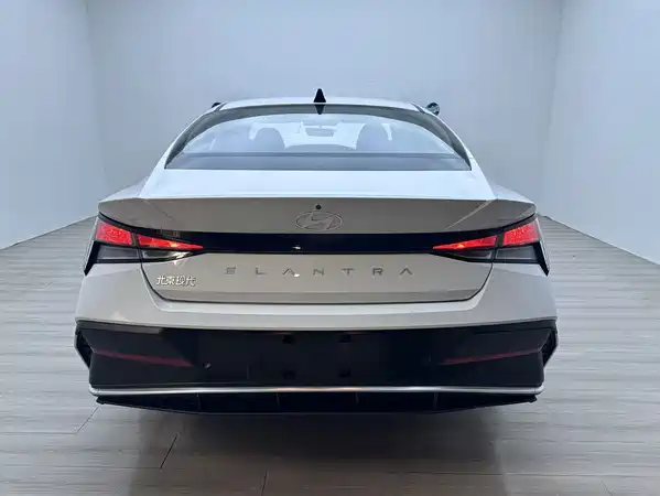 Hyundai Elantra 2023