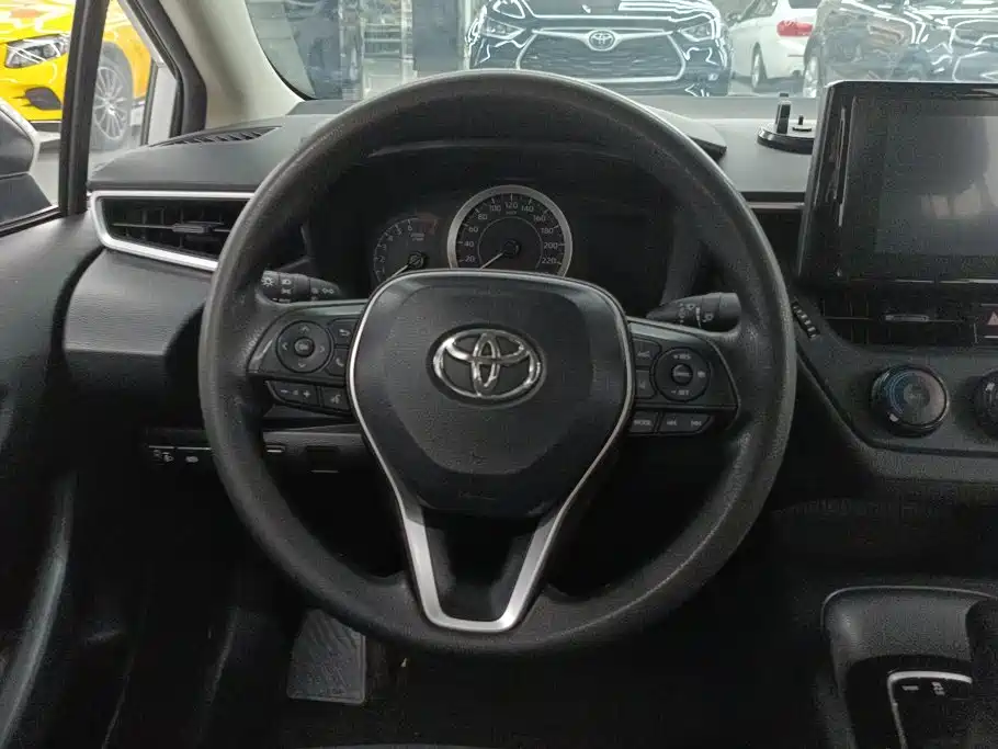 Toyota Corolla 2023 — фото 15