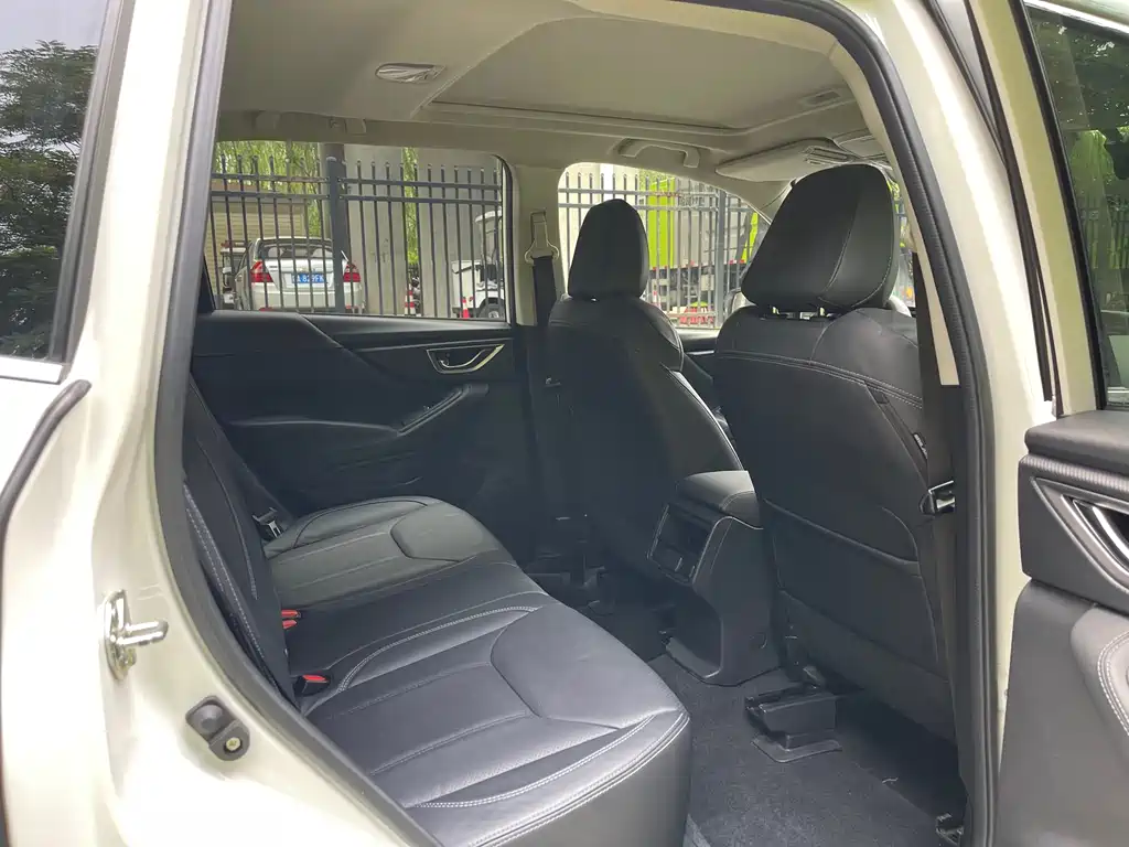Subaru Forester 2019 — фото 10