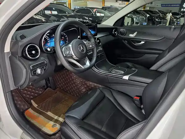 Mercedes-Benz C-Class 2020