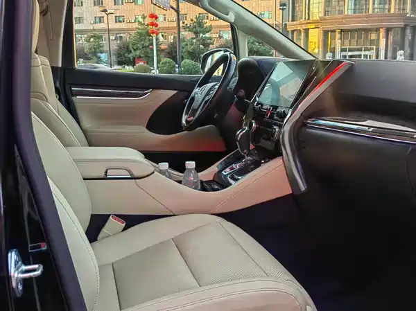 Toyota Alphard 2023