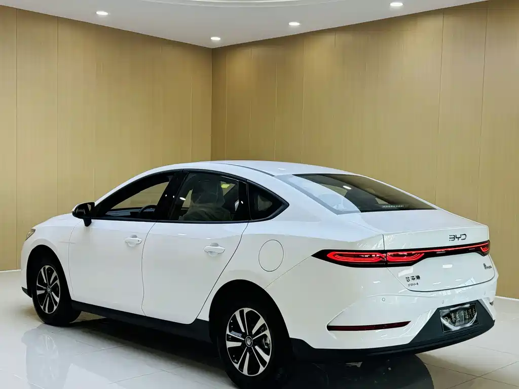 BYD Qin PLUS 2026 — фото 10