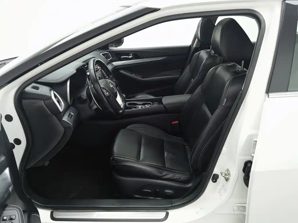 Nissan Sima 2018 — фото 10