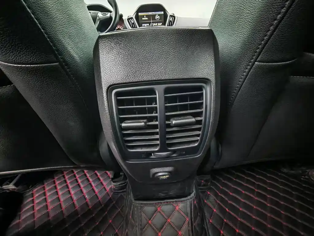 Ford Kuga 2015 — фото 15